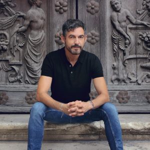 15 PREGUNTAS AL ESCRITOR DE NOVELA ROMÁNTICA JOSE DE LA ROSA.